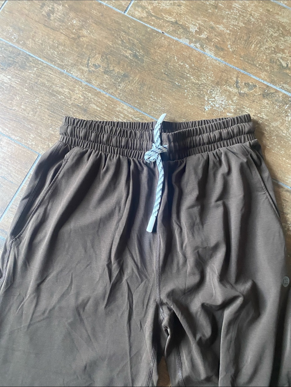 Brown Wide-Leg Pants with Drawstring Waist. Cozy Earth brand. Size xs. NWT. - Picture 4 of 5